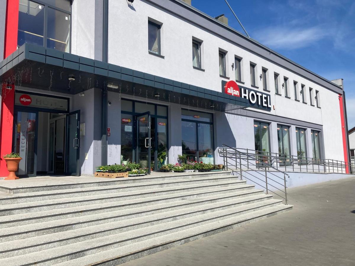 Hotel Aljan Wiazownica Екстер'єр фото